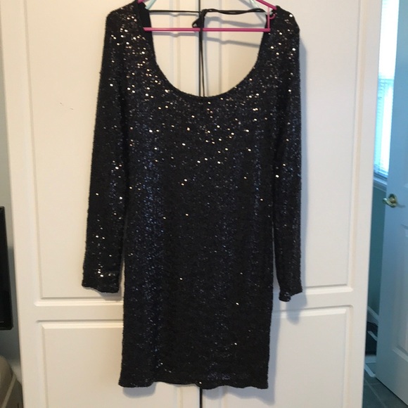 Formal dress - Picture 1 of 2